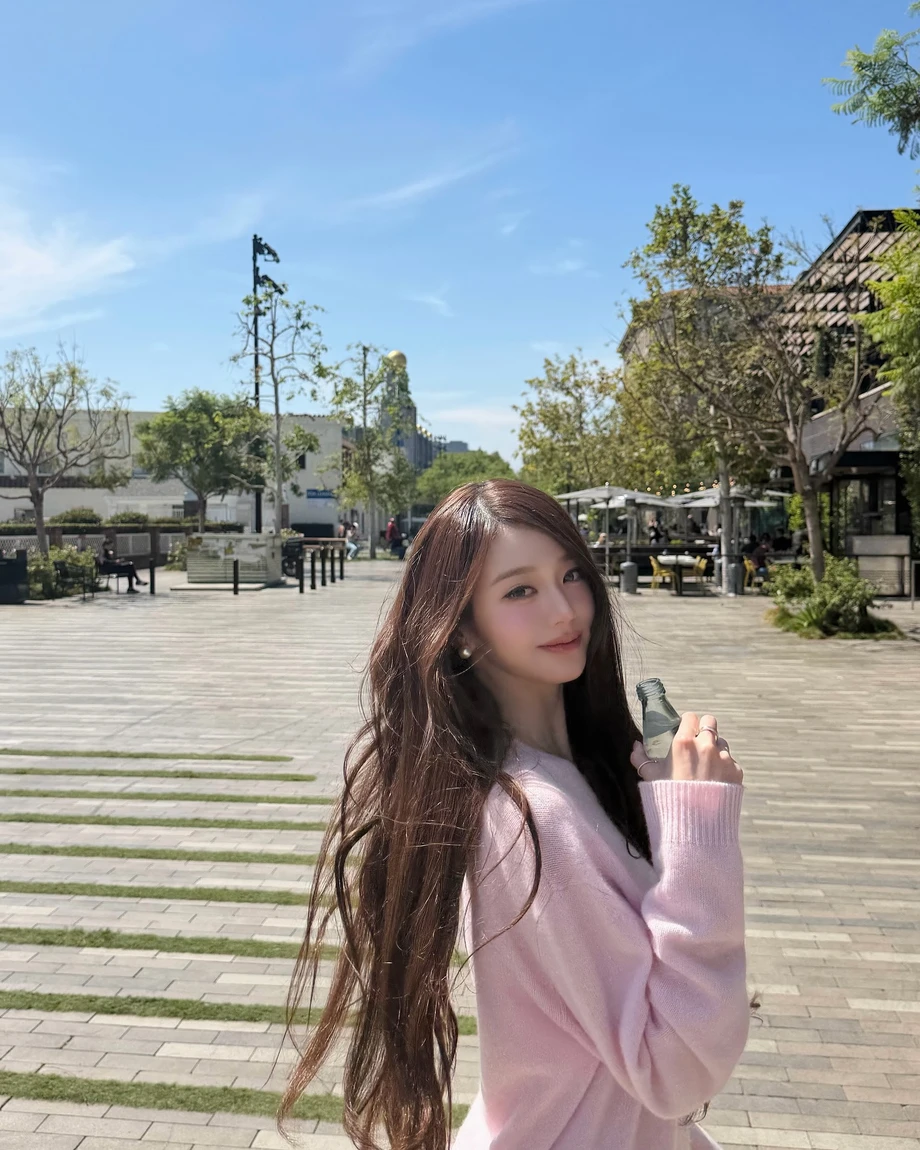 e638dceb-61de-4e8a-82ba-ce761322c67d_04.webp