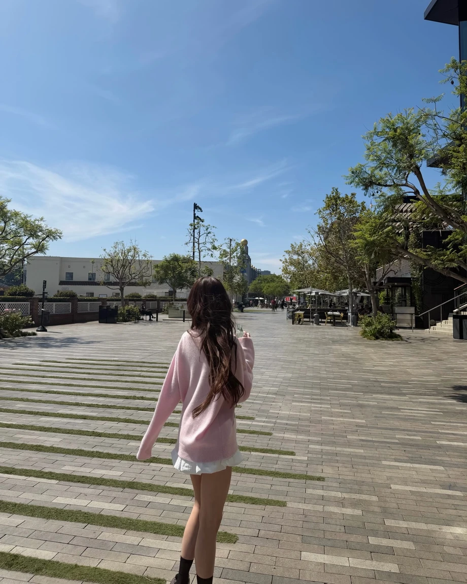 22906111-84f7-4d30-9044-c11a40af1849_08.webp